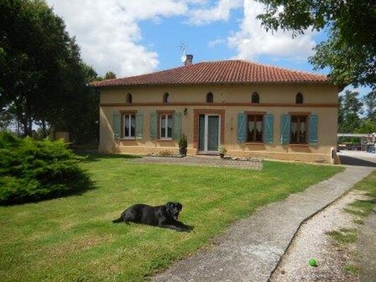 vue maison Cabane insolite RIEUMES