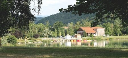 Vue panoramique base de loisirs MONTREJEAU