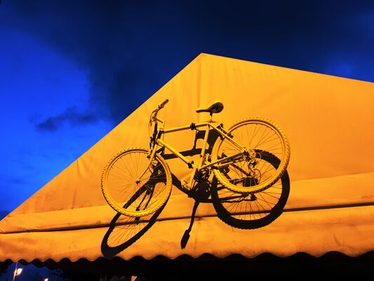 BICYCL JAUNE JAUNE