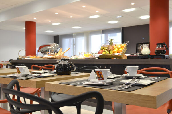 Salle petit déjeuner
