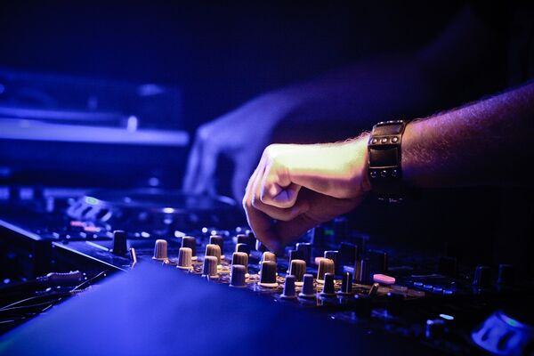 dj2