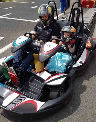 famille-karting-enfants-la-jonchere
