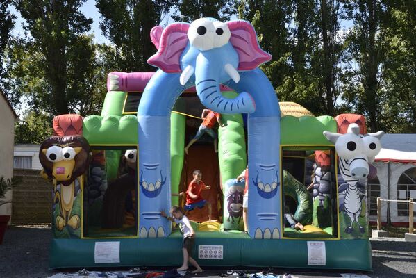 jeu gonflable-camping du Jard-la Tranche sur mer