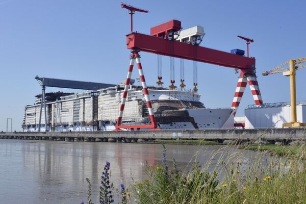 Chantiers navals-St Nazire-44-DEG