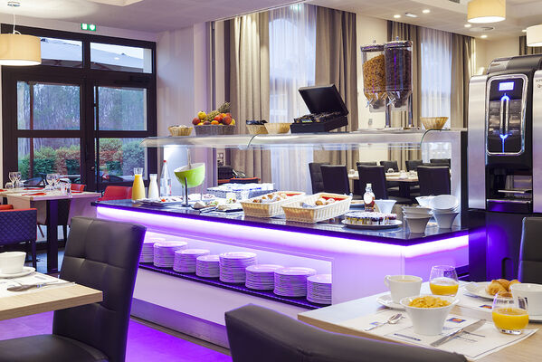 7Comforthoteldrauzou_Figeac_petitdejeuner
