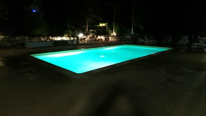 La piscine la nuit