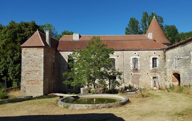 180905_Chateau_Floiras_vue_cour