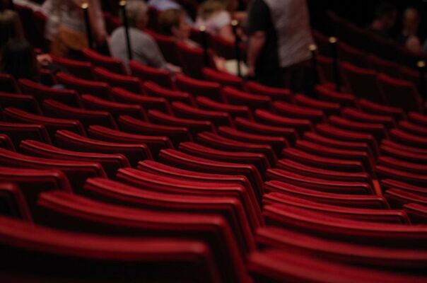 theater-1477670_1280©HolgersFotografie