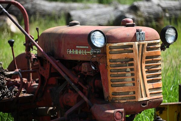 tractor-4231147_1280©eliza28diamonds