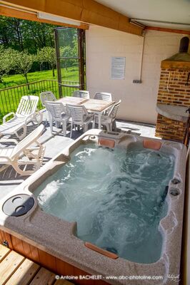 Andrieu_Latronquiere_jacuzzi