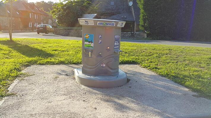 AIRE_ACCUEIL_CAMPING-CARS_DE_LANTEUIL