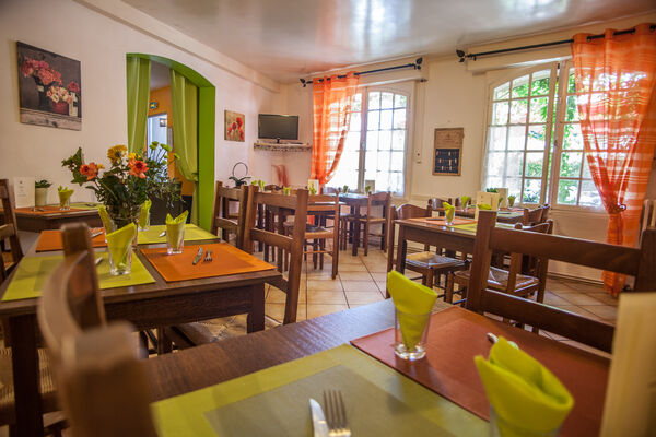 Auberge de Lile-creysse - Salle de restaurant (3)