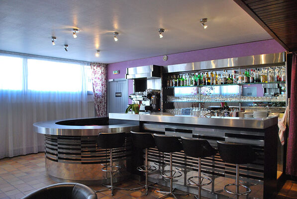 BAR 1