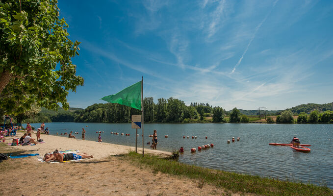Baignade dans le Lot à Luzech_03 © Lot Tourisme - C. ORY