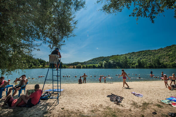 Baignade dans le Lot à Luzech_04 © Lot Tourisme - C. ORY