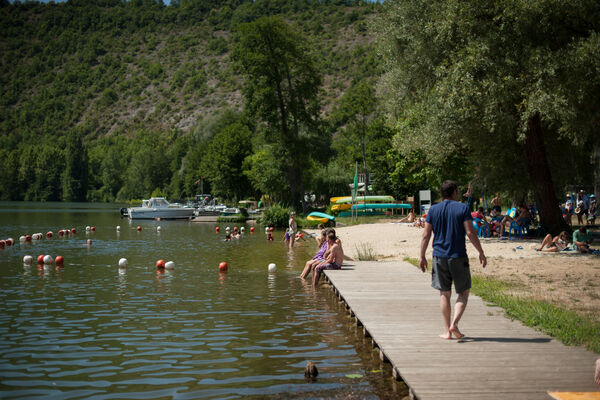 Baignade dans le Lot à Luzech_05 © Lot Tourisme - C. ORY
