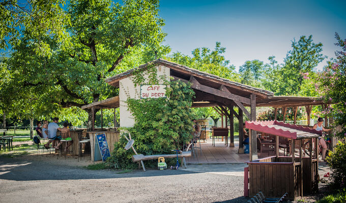 Bar du camping du Port à Creysse_08 © Lot Tourisme - C. ORY