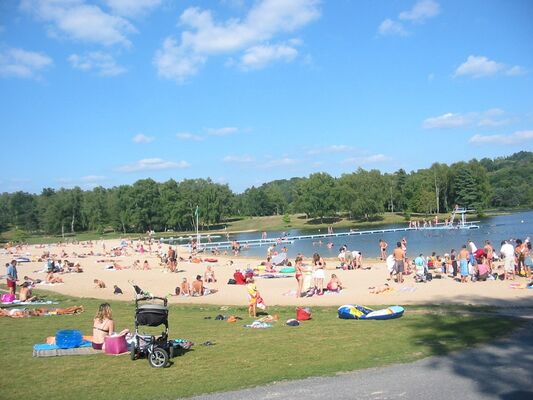 COTTAGES_DU_LAC_DE_MIEL_BEYNAT_LAC_PLAGE