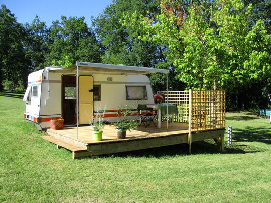 Camping Le Paradis - Location Caravane