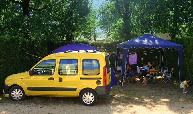 Camping Le Roc-emplacement.jpg