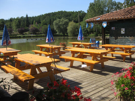 Camping Plan d'Eau de la Cayre