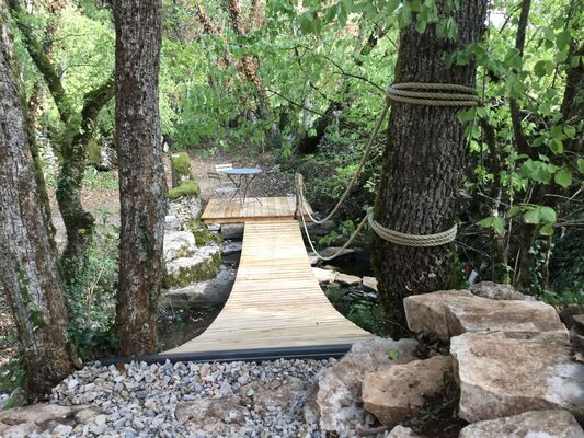 Cabane-Lodge - terrasse - pont-de-singe