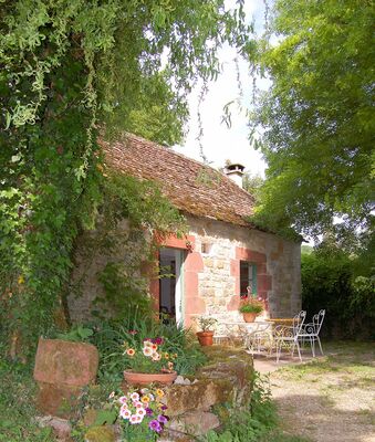 Chambres D Hotes Du Jardin De La Raze Collonges La Rouge