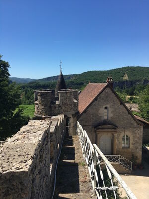 Chateau Cenevieres 15©C.Seguy