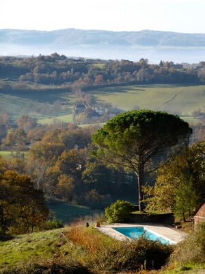 ChateauDeMarsac-Meyssac_vue-piscine