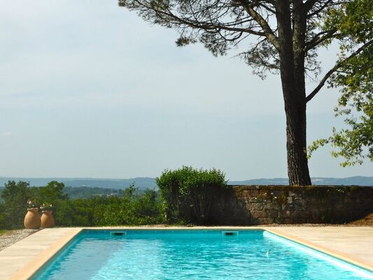 ChateauDeMarsac-Meyssac_vuePiscine
