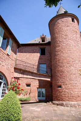 ChateauDeMarsac-Meyssac_cour