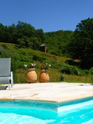 ChateauDeMarsac-Meyssac_piscineAngle
