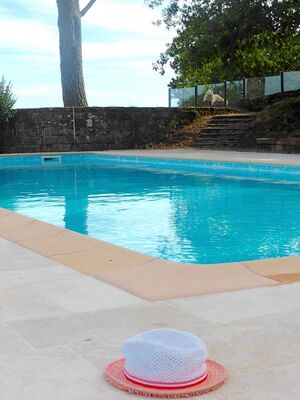 ChateauDeMarsac-Meyssac_reposPiscine