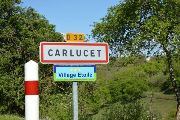 ChateauLacomté_Village