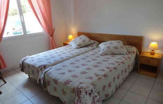 Chambre 2.(2lits 90) jpg