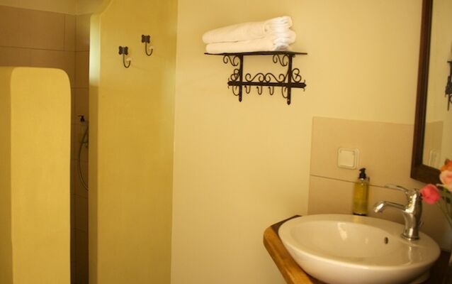 Chambre jaune 12