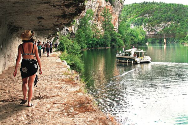 Chemin halage © Les CROISIERES de Saint Cirq Lapopie