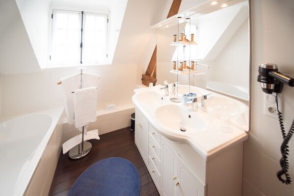 salle de bain ed la chambre familiale