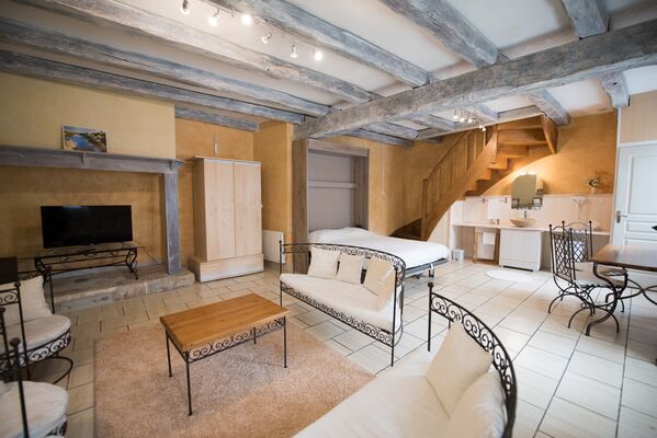 le salon de la suite familiale du domaine les falaises