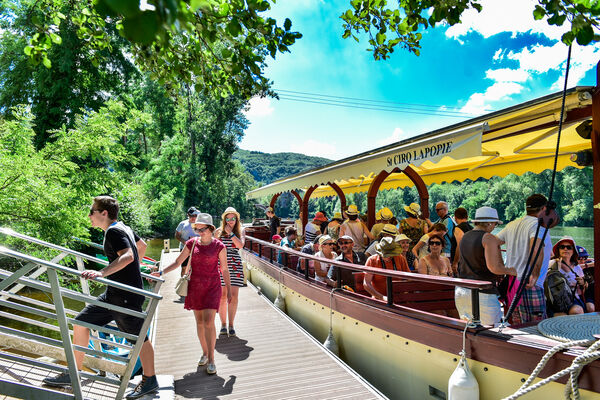 Débarquement à Bouziès - Les Croisières de Saint-Cirq Lapopie_12 © Lot Tourisme - C. ORY