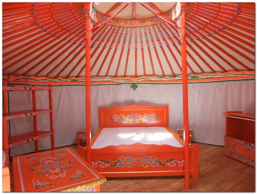 Domaines des Calosses_Yourte_Intérieur