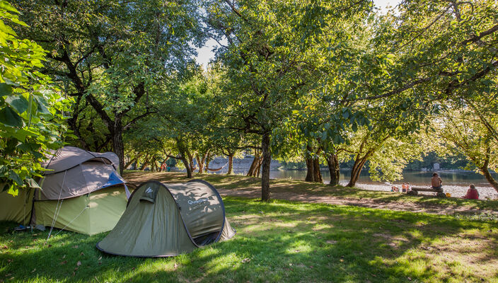 Emplacement tente - camping du Port, Creysse © Lot Tourisme - C. ORY
