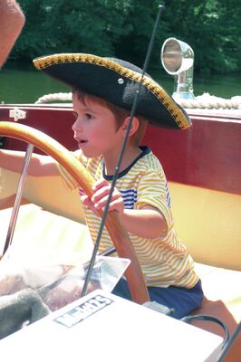 Enfant pirate © Les CROISIERES de Saint Cirq Lapopie