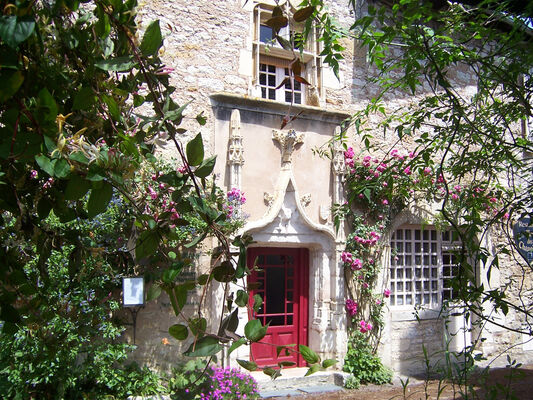 Exterieur jour - La Maison des Chanoines - Turenne - Vallée de la Dordogne
