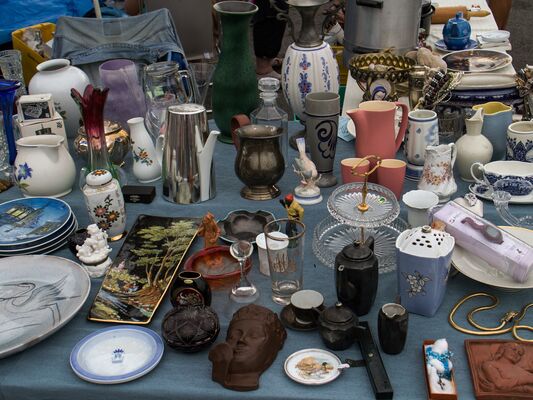 Flea-market-