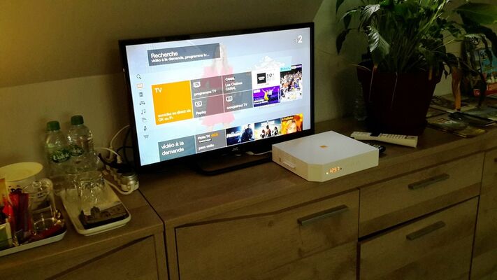 FredEtJules-Beaulieu_TV Orange