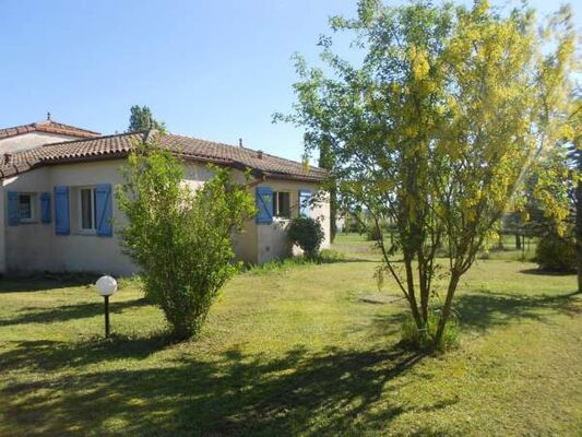 Gite Fontenilles terrain2