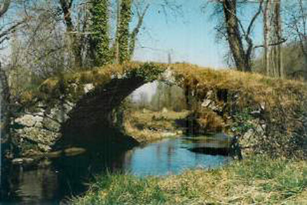 Gite Paunac pontpic1