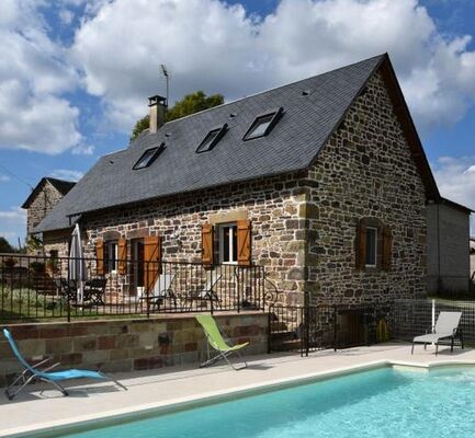GîteCHANEL-Lagleygeolle_maison&piscine