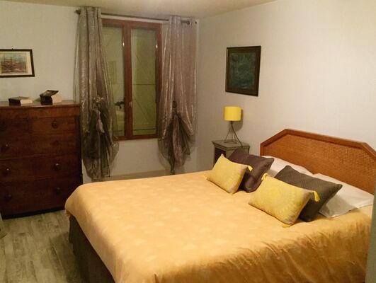 GîteFamilial-chambre-MmeVIGUIER_Noailhac
